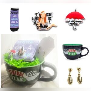 FRIENDS Ross & Rachel Gift Set of 5 - Mug, Lobster Earrings, Socks & Shoe Charms